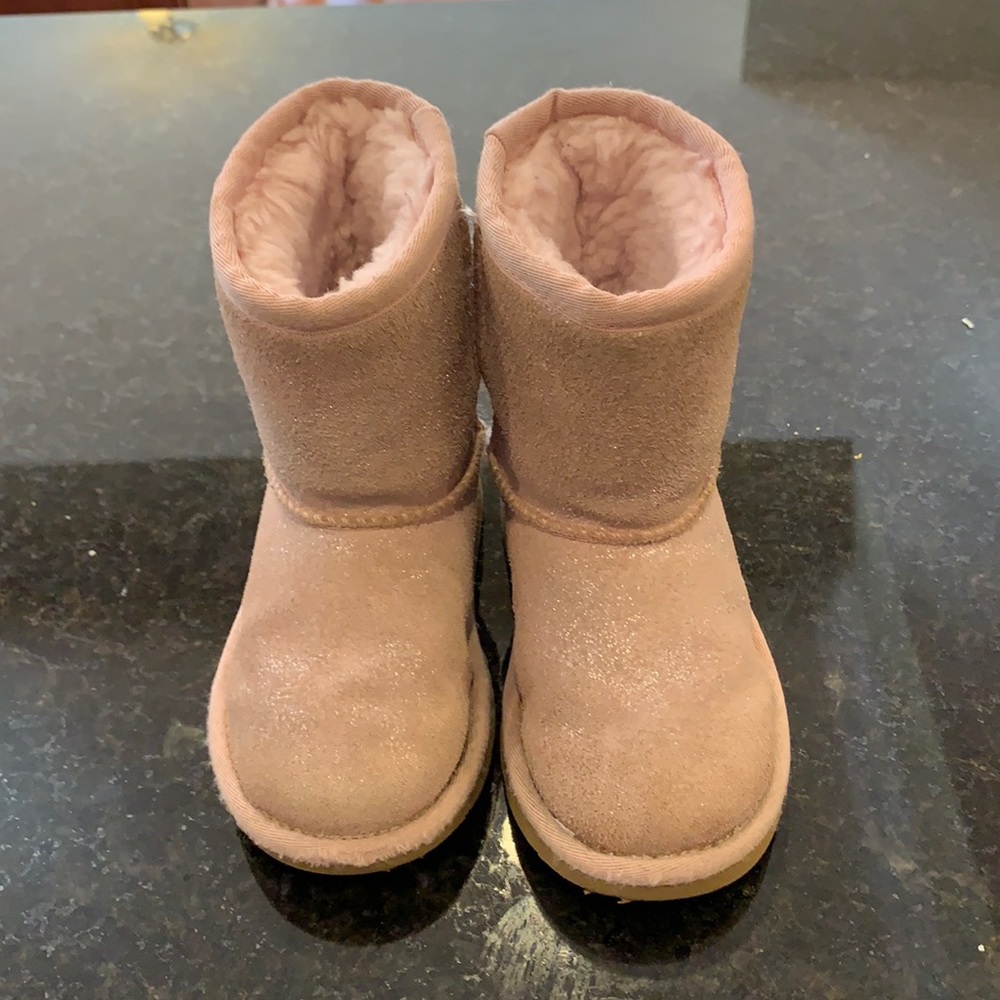 COPY - Ugg’s sparkley pink toddler boots